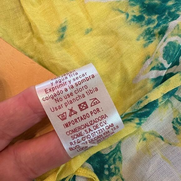 Wayan Sarong Pareo Tie Dye Tiedye Wrap 63” X 43” - Picture 8 of 9